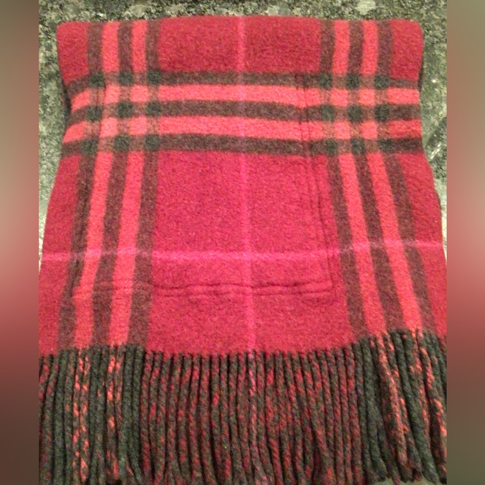 BURBERRY Reversible Rasberry Red Charcoal Grey Plaid Stole - Merino-Cashmere OS
